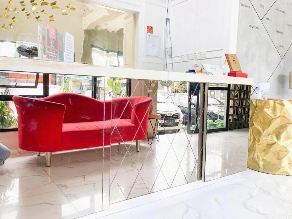 The Batik Bed And Coffee Bandung Hotel Exterior photo